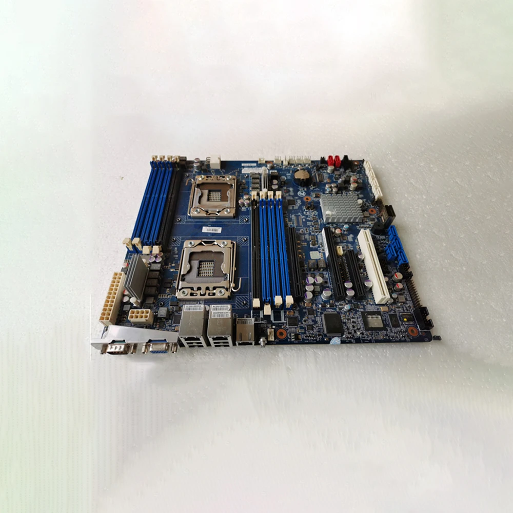 Placa base dual con 1356 pines que soporta múltiples discos duros SAS SATA GA-7PCSLD