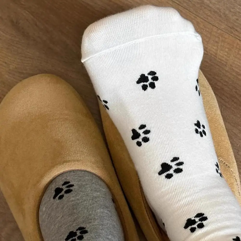 Bonito cão garra impresso feminino dos desenhos animados cão pata meia padrão animal macio absorção de suor respirável meias casuais