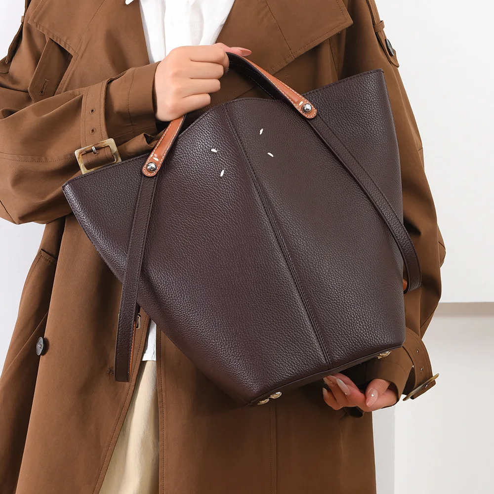 

New Fashionable Handbag, Large Capacity Women's Bucket Bag, Premium Office Tote for Autumn and Winter