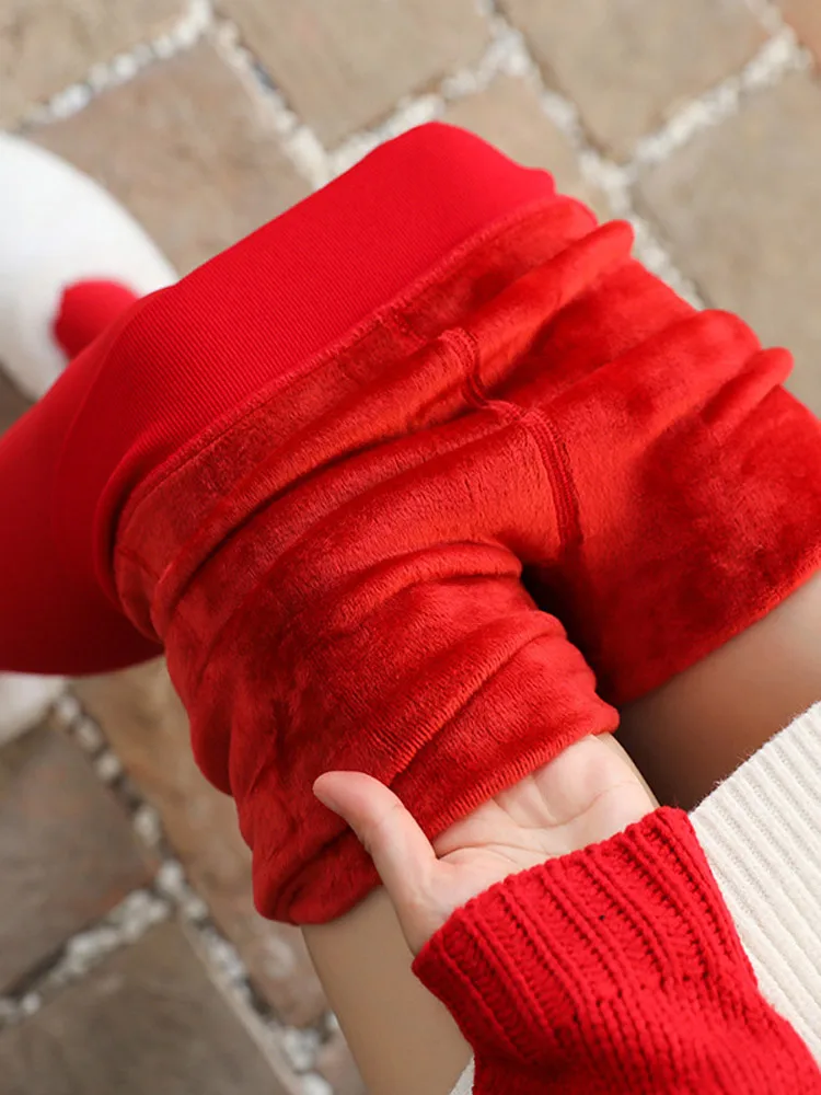 Collant rosso in velluto di alta qualità pantaloni elastici addome stretto sollevamento dell'anca pancia a pressione 2024 peluche solido nuovo tutto abbinato donne