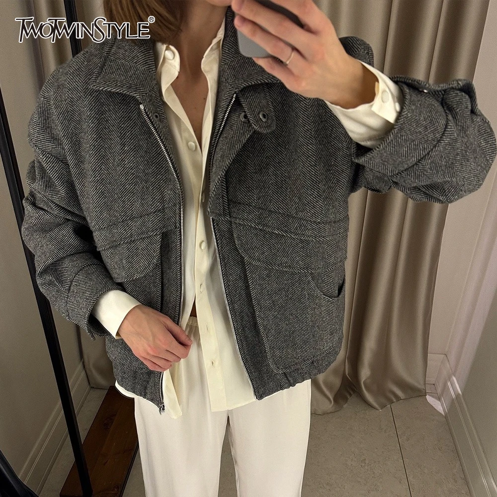 

TWOTWINSTYLE Vintage Temperament Jackets for Women Lapel Long Sleeve Spliced Zipper Fashionable Loose Coat Female Autumn Style