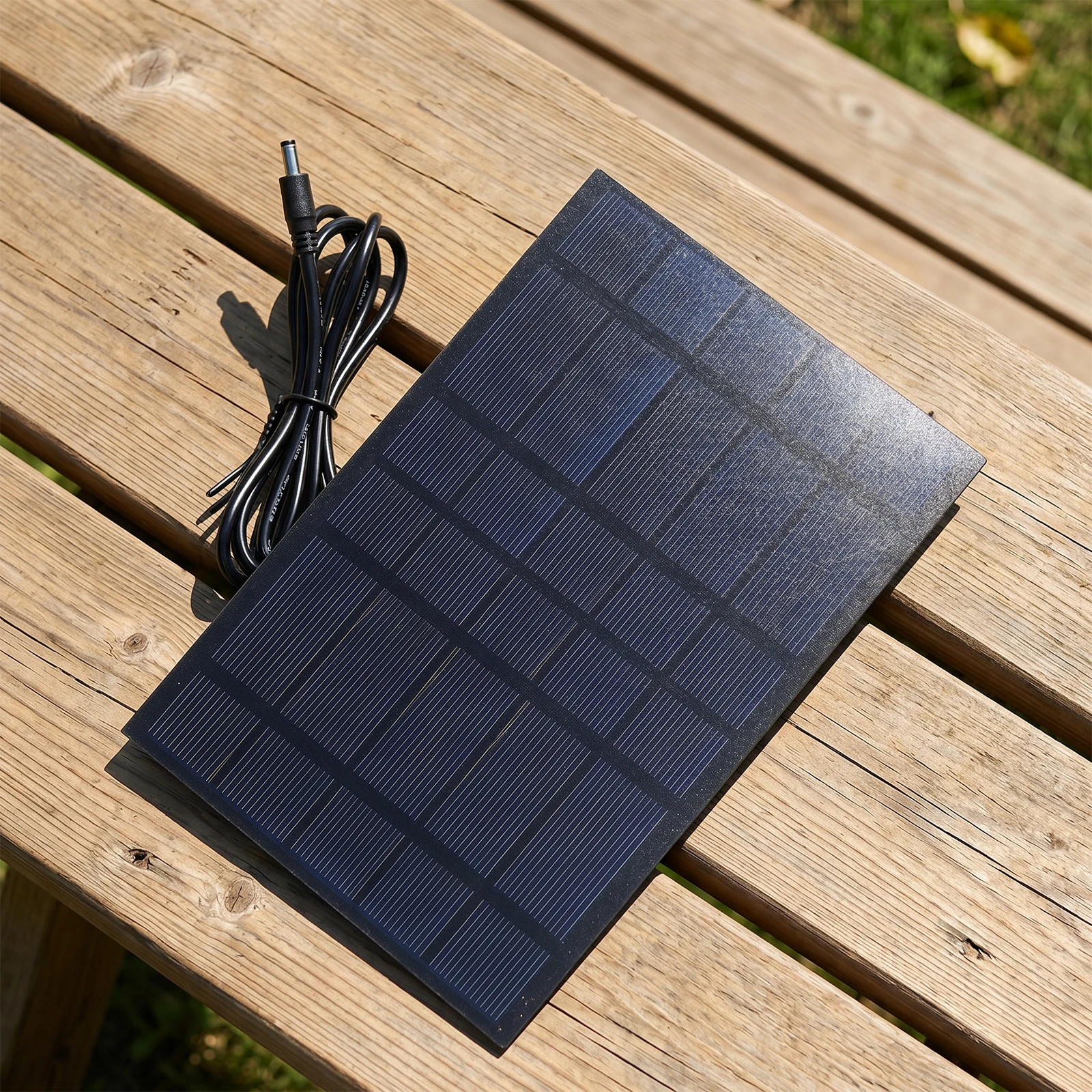 2.5W 5V Solar Panel Power Backup 3.7V-5V Mini Solar Panel Module Type C Output Polycrystalline Solar Cells for Small Electronics