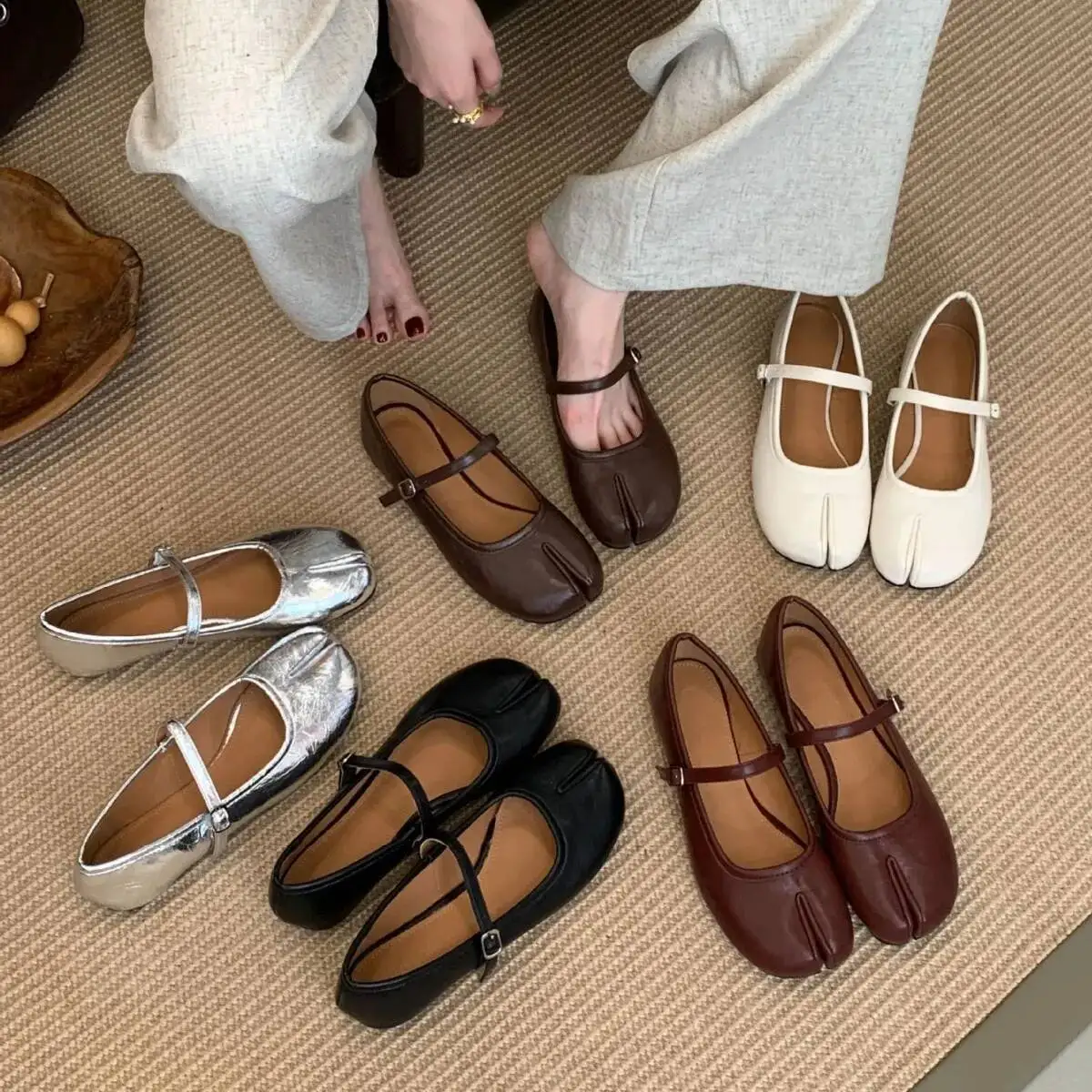 

Балетки на плоской подошве с разделенным носком TabIs Mary Janes, новые модные балетки Winered на плоской подошве