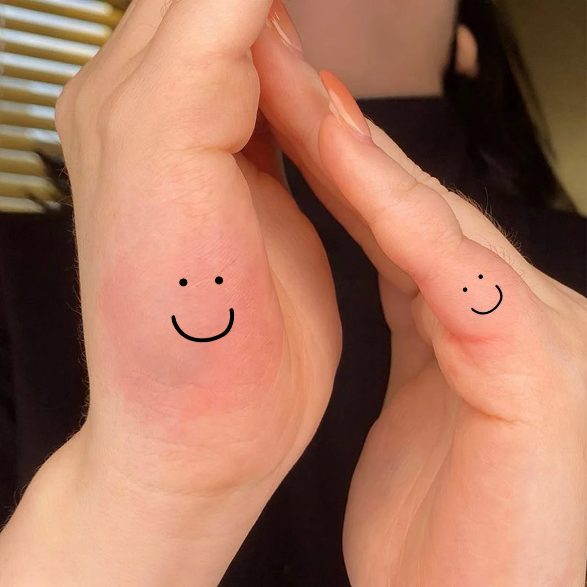 TATTOO 1pc Waterproof Temporary Tattoo Sticker Smiley Small Pattern Creatice Tattoo Fake Tatto Neck Wrist Arm Finger for Women