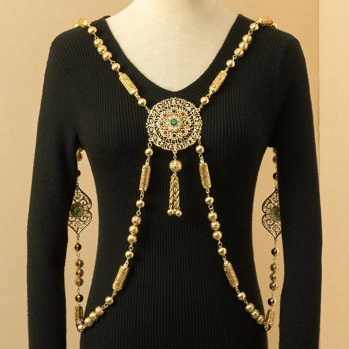 فستان زفاف فاخر مجوهرات للجسم مصنوع يدويًا معدن مطلي بالذهب الزفاف العربي