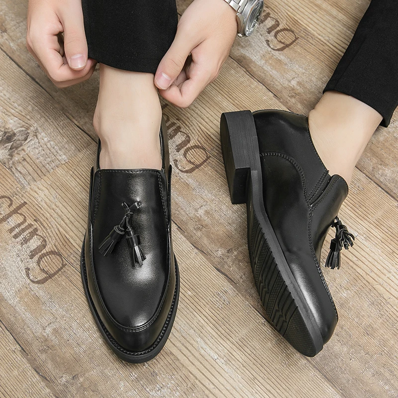 2023 New Business Dress Men's Leather Shoes Classic Leather Men  Party Tassel Designer Shoes Delicacy Elegant Driving Shoes