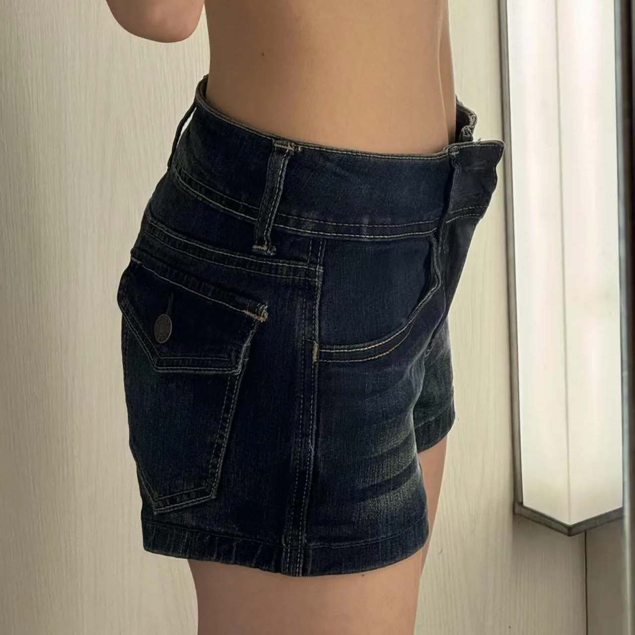 Women Petite Low Waist Vintage Denim Shorts Slim Fit Skinny Hot Pants Summer Fashion Y2K Casual Jean Shorts view 2
