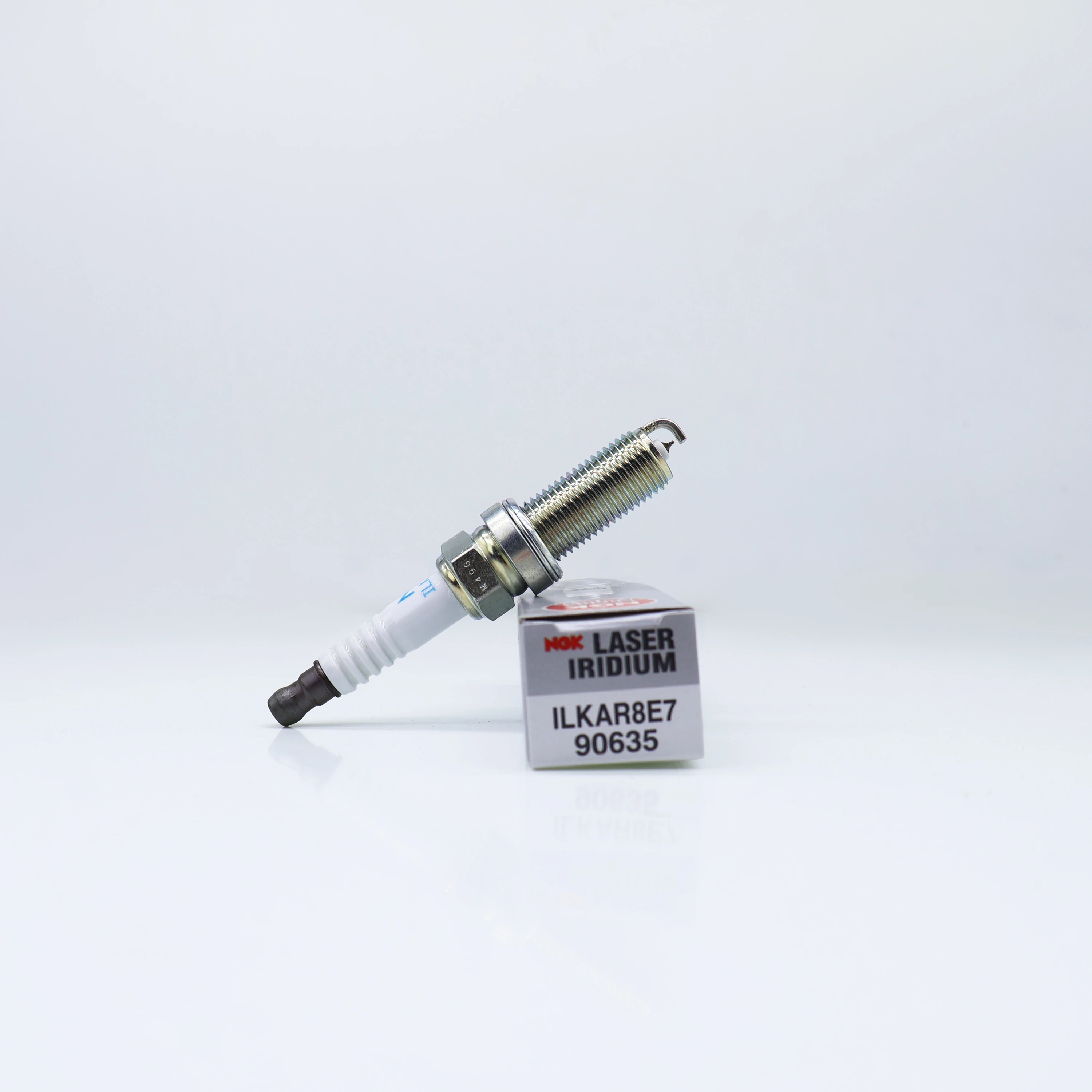 NGK Iridium Platinum Spark Plug ILKAR8E7 90635 Original genuine product for McLaren M838T/M840T OEM:11F1893CP