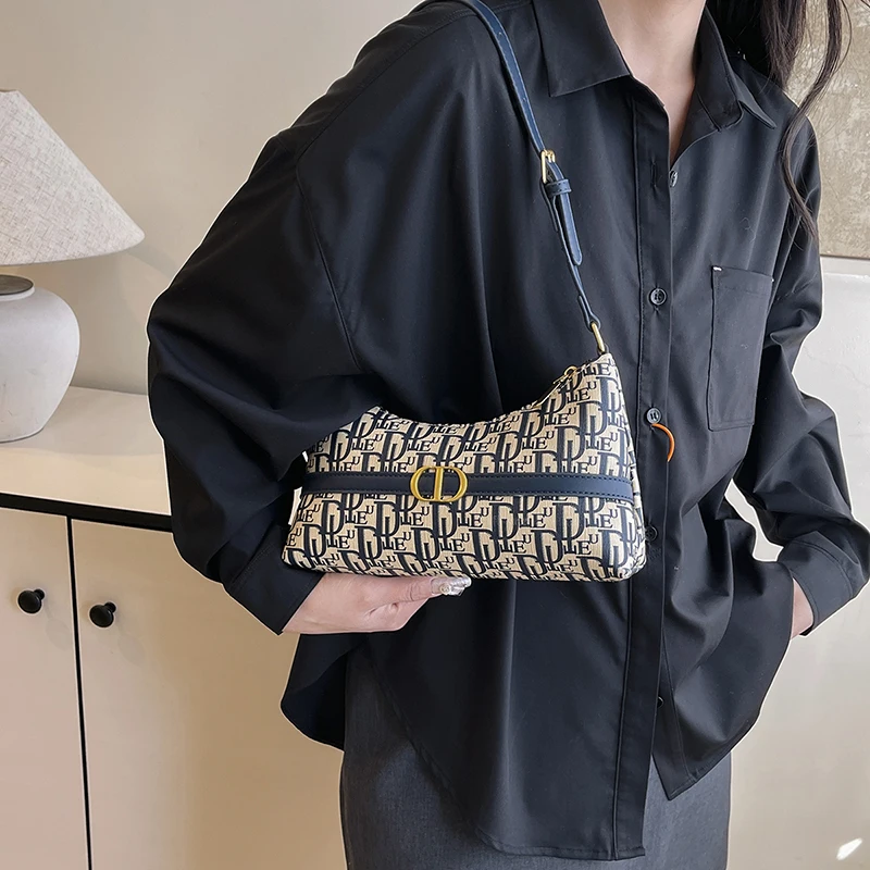 

Luxury Ladies Crossbody-Bag Made Of Fine Leather Boasting High-End Quality And Paris Vintage Chic Style