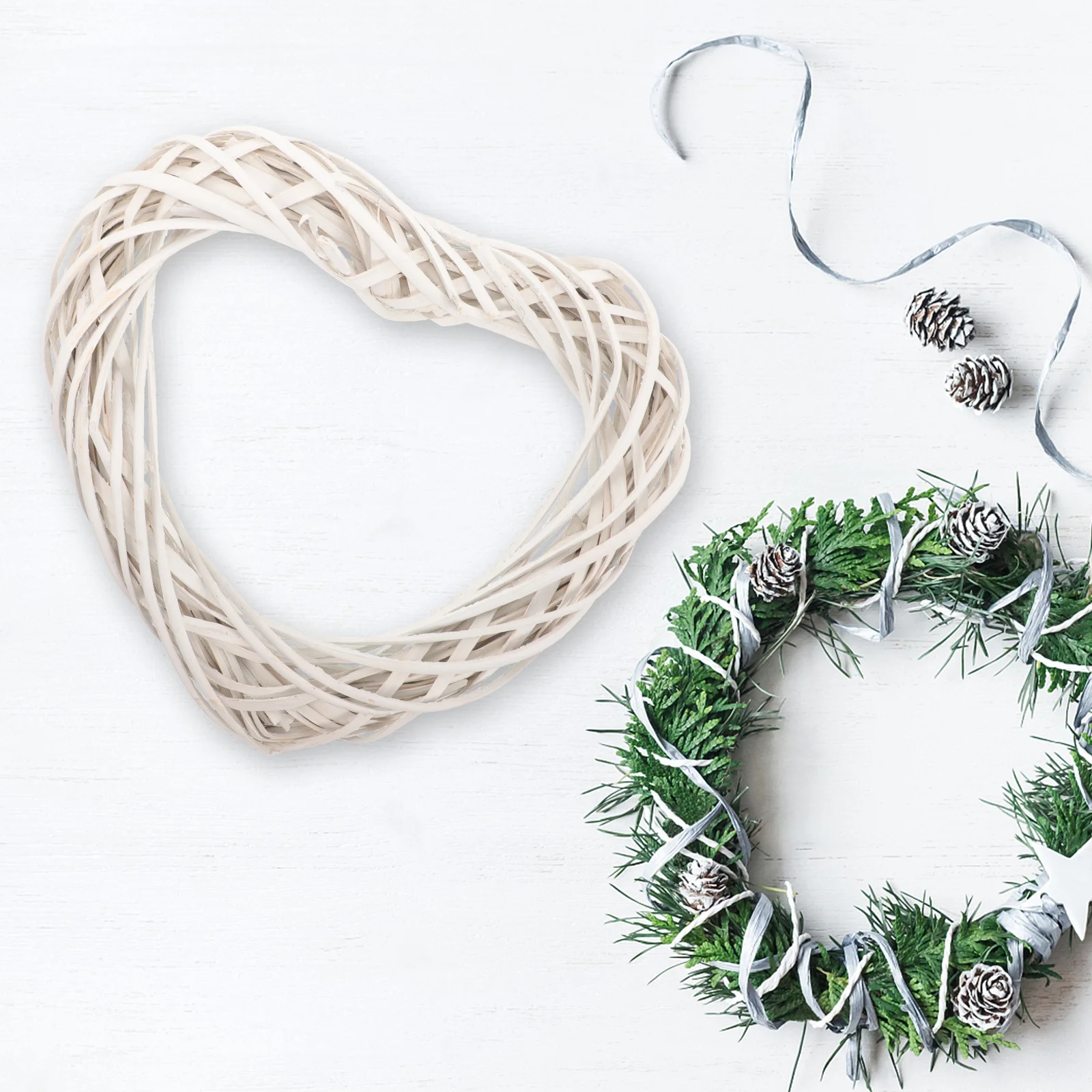 

Heart Shaped Rattan Wreath Frame Natural Handmade Craft Xmas Decoration DIY Wreath Making Ring Holiday Home Door Hanging Decor
