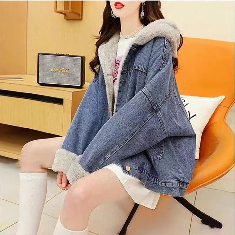 Winter Letter Flocking Hooded Jean Jackets Women Casual Loose Fleece Lined Denim Coats Korean Plus Velvet Warm Jaqueta Jeans