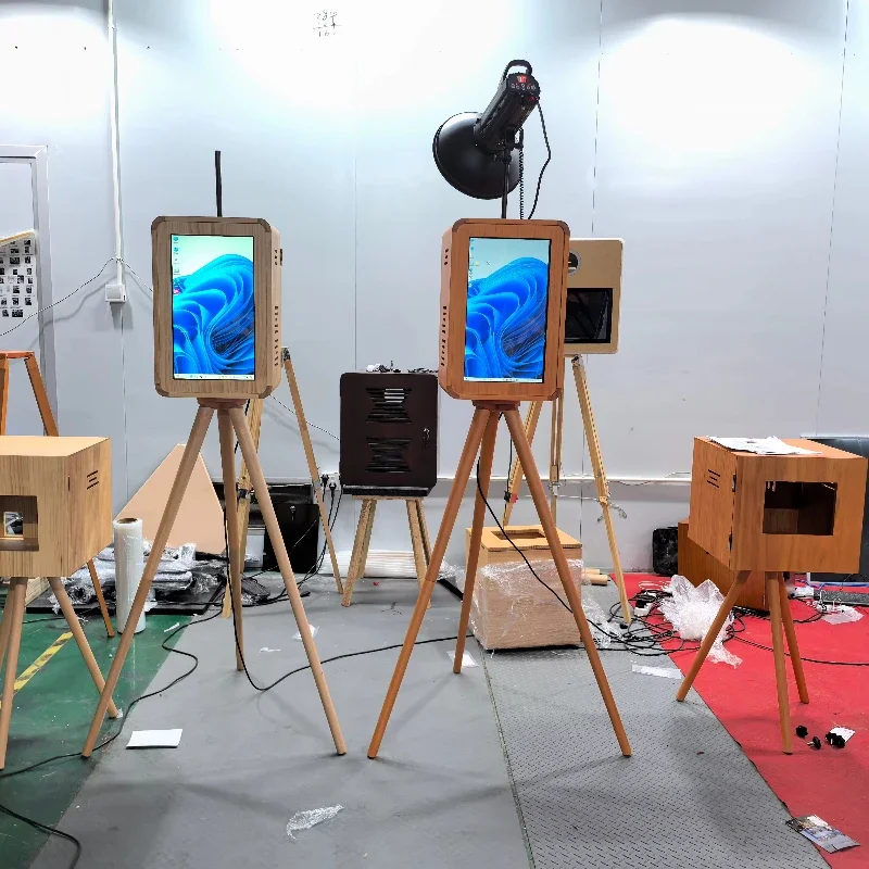 

Retro wooden iPad photo booth for 12.9-inch iPad photo booth for parties and events