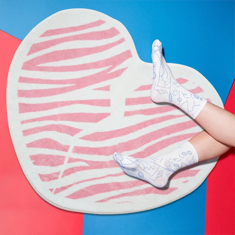 Home Irregular Heart-shaped Floor Mat Ins Style Bedroom Decor Plush Carpet Nordic Carpets for Living Room Fluffy Soft Lounge Rug image 4
