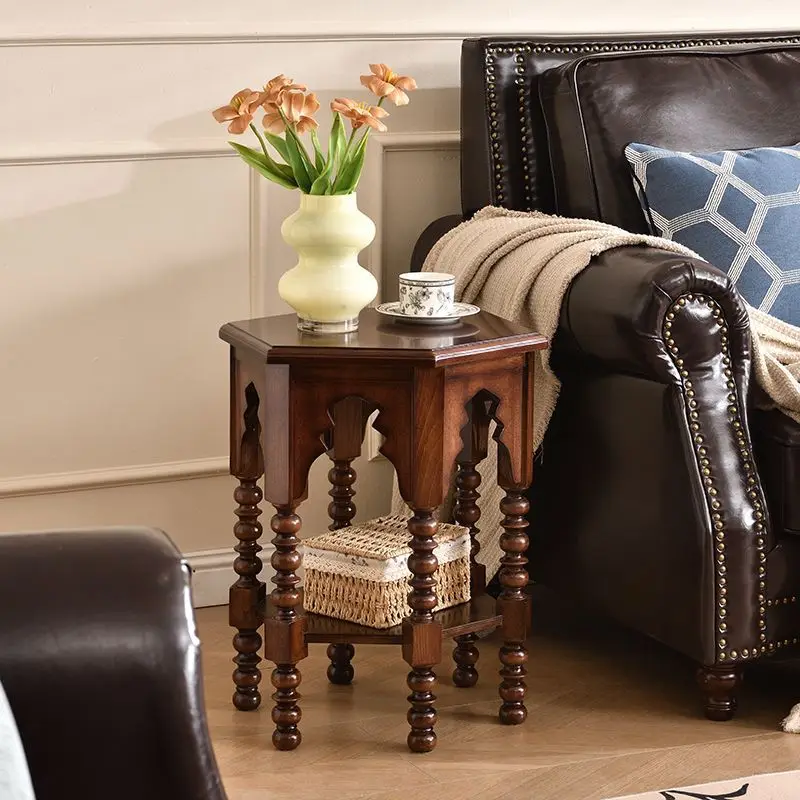 American retro solid wood bedside table, a few hollowed-out hexagonal tables on the side of the bedroom, a few corners on the si