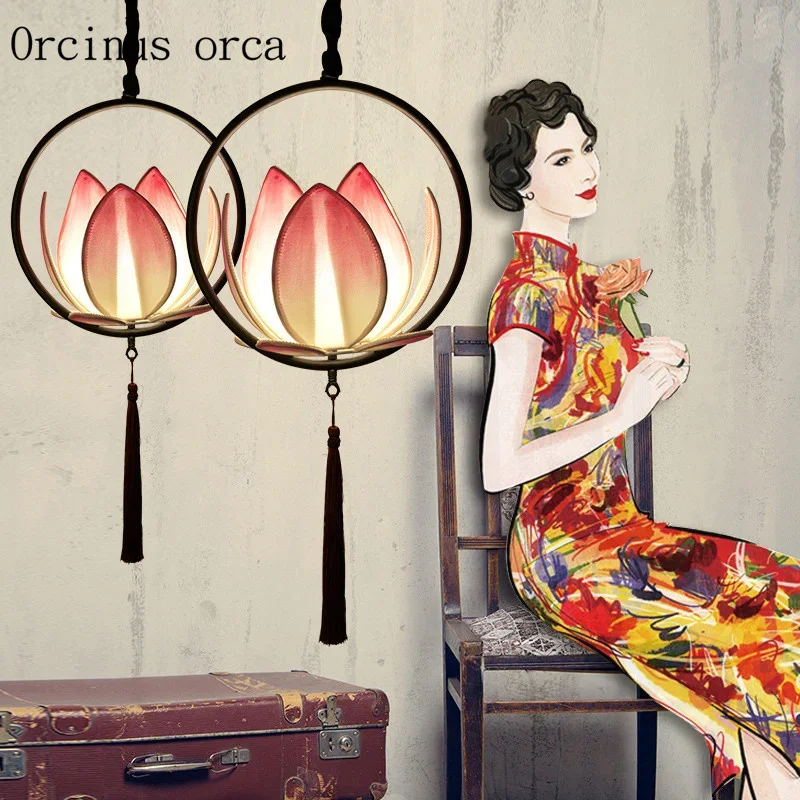 

New Chinese classical lotus pendant lamp Tea Room Restaurant Chinese style Zen hand painted fabric pendant lamp