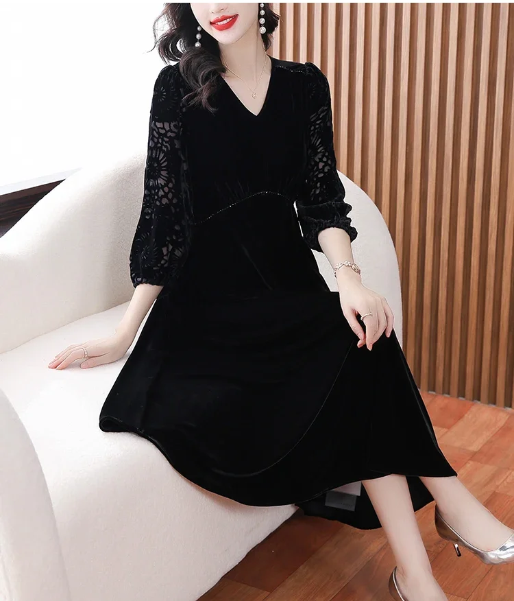 

French Vintage Black Velvet Dress Women's Autumn Versatile Lace Knee Length Dress 2025 New Elegant Loose Fit Casual Fear Vestido