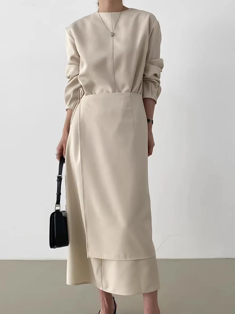 ชุดเดรสผู้หญิงทรงตรงแบบหลวมสไตล์ฤดูใบไม้ร่วง พร้อมกระโปรงซ้อนชั้น สวมใส่สบาย