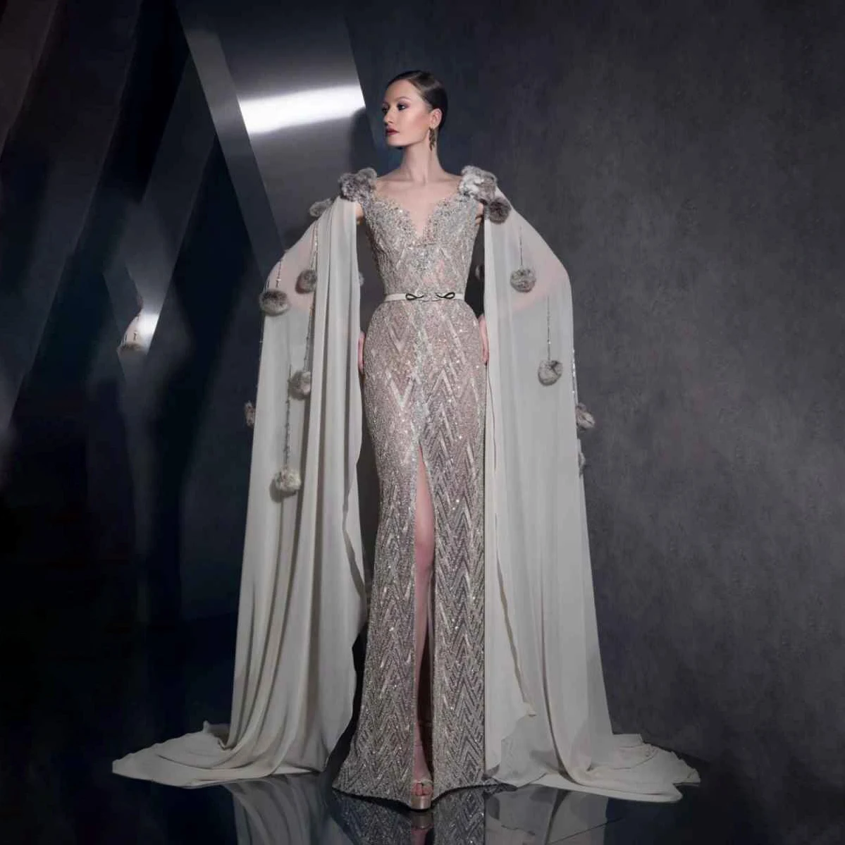 

Sparkly Sequins Evening Dresses With Cape V Neck Sleeveless Beaded Mermaid Prom Gowns Front Slit Customized Dresses