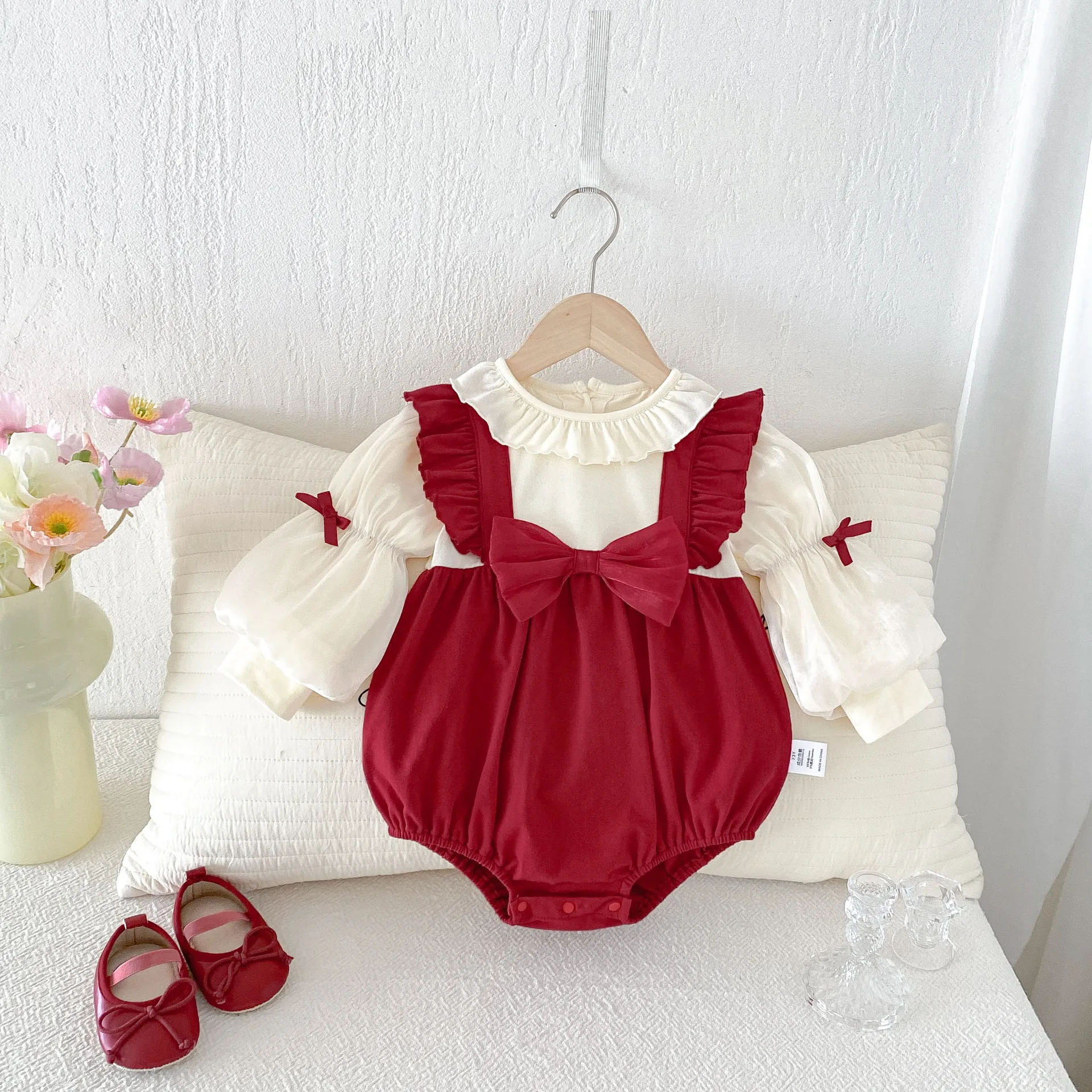 Baby Girl Clothes Autumn Baby Bodysuits Cute Bow Patchwork One Pieces Red Christmas Party Clothes Fake Two Piece Baby Rompers