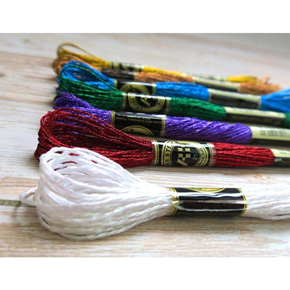 19 ชิ้นโลหะเย็บปักถักร้อย Skein หัวข้อหลายสีเย็บปักถักร้อยไหมขัดฟัน Glitter เย็บปักถักร้อย - ด้าย