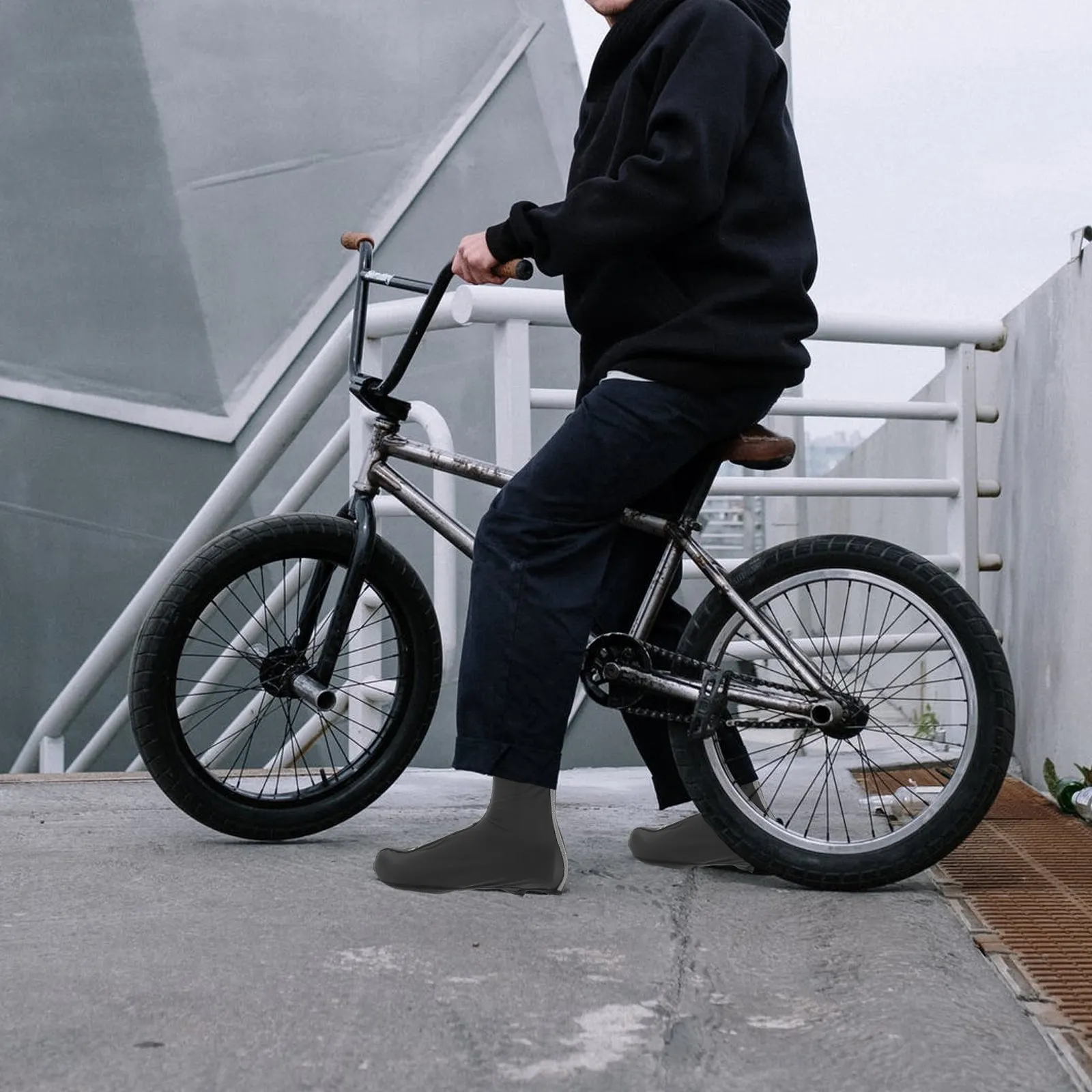 

1Pair Waterproof Cycling Shoe Covers Windproof Warm Winter Outdoor Bike Riding Overshoes Shoe Protector Outdoor Cycling Supply