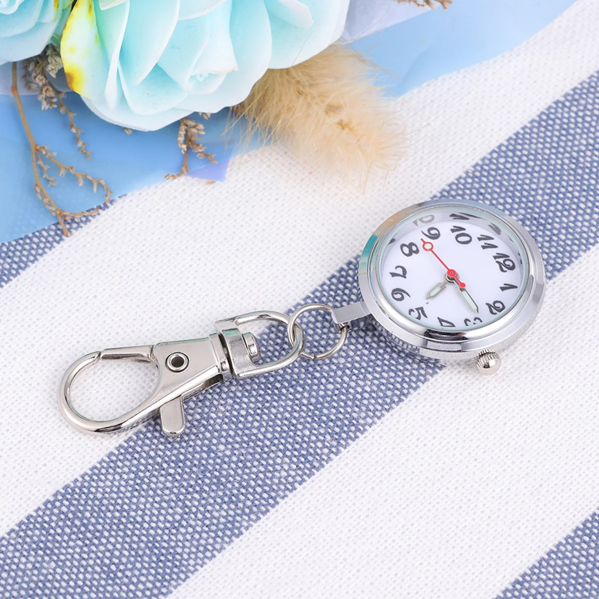

Keychain Quartz Pocket Watch Large Number Dial Luminous Needle Easy Read Time Couples Children Men Gift Classical Keyring Pocket