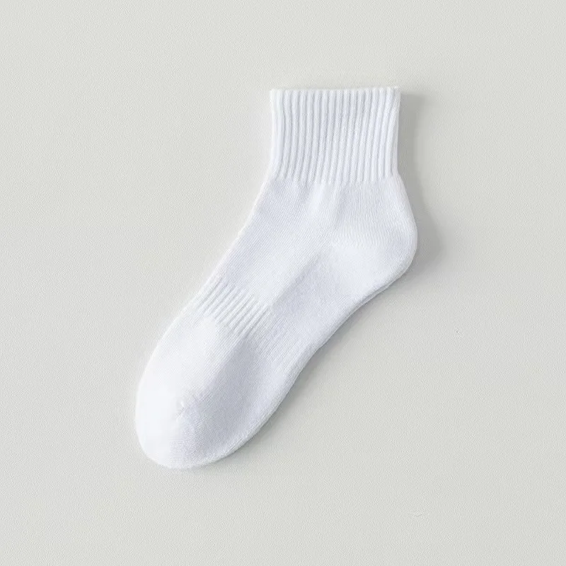 

Breathable mid-calf and short-calf athletic socks for spring summer and autumn