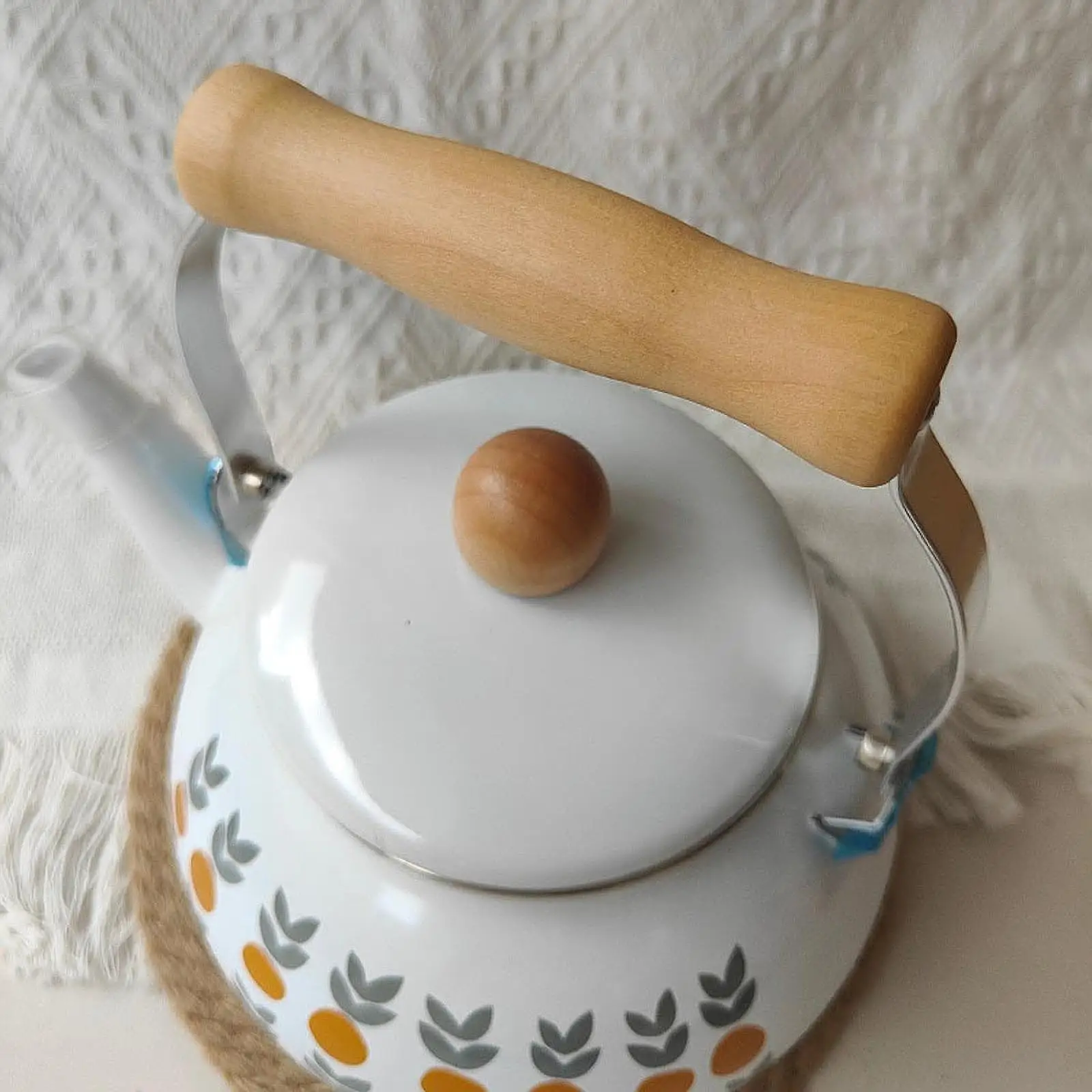 

Enamel Tea Kettle Floral Enamel Pot 2.5L Sturdy with Handle Stylish Water Kettle