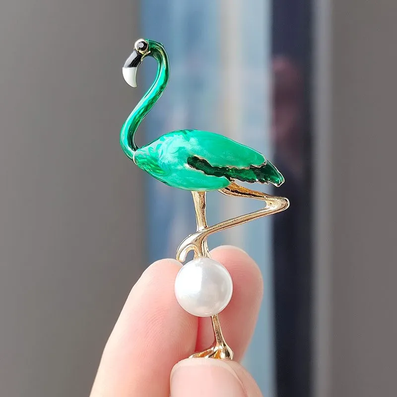 Fashion Enamel Painting Oil Alloy Flamingo Pearl Brooches For Women Unisex Elegant Bird Animal Brooch Lapel Pins  Party Jewelry