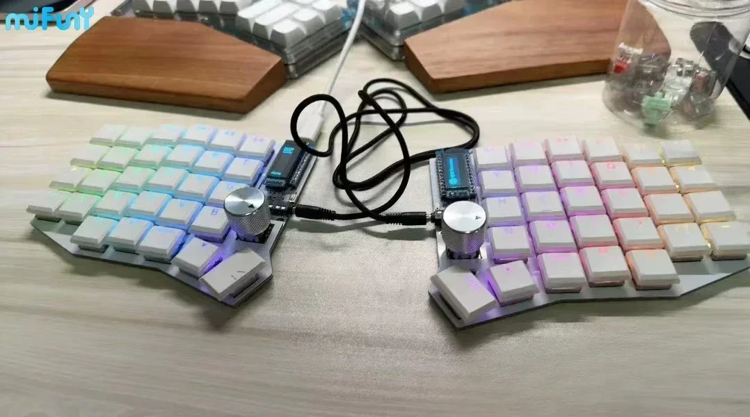 

Sofle Choc ultrathin Split Keyboard Custom Low Kailh1530 RGB 58keys and Knob OLED Screen Hot Swap Via Four Layer Layout Design