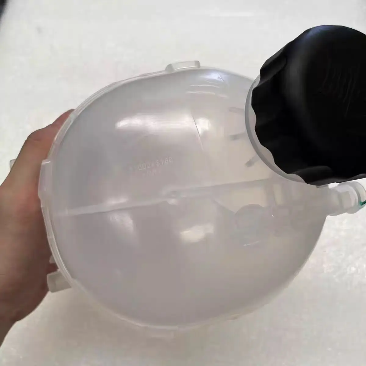 • Fits Dongfeng Fengshen Yixuan Haoji Yixuan GS Yixuan MAX Nano Vast - Coolant Expansion Tank