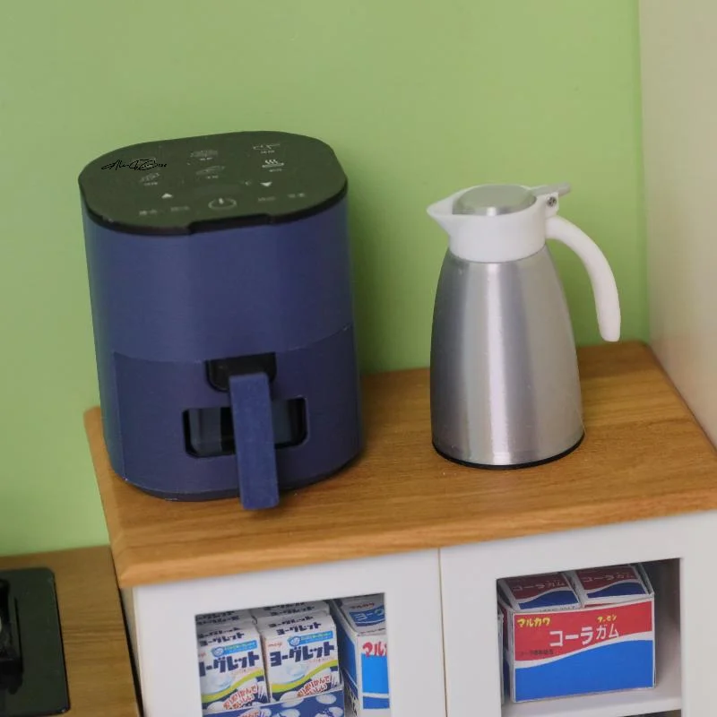 

1Pcs Miniature Dollhouse Appliance Set - Simulation Warm Water Bottle Air Fryer Rice Bucket Juicer for Doll Scene