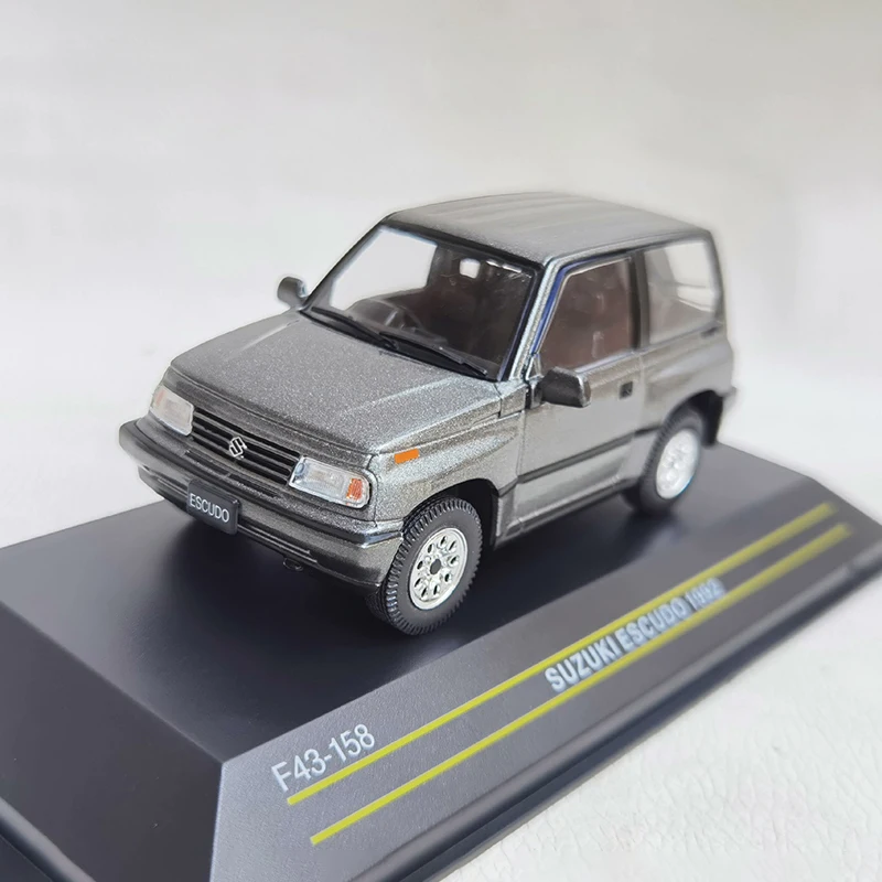 1:43 Scale SUZUKI ESCUDO 1992 Suzuki Off-road Vehicle Alloy Car Model Diecast Toy Collectible Ornament Souvenir Toys Cars