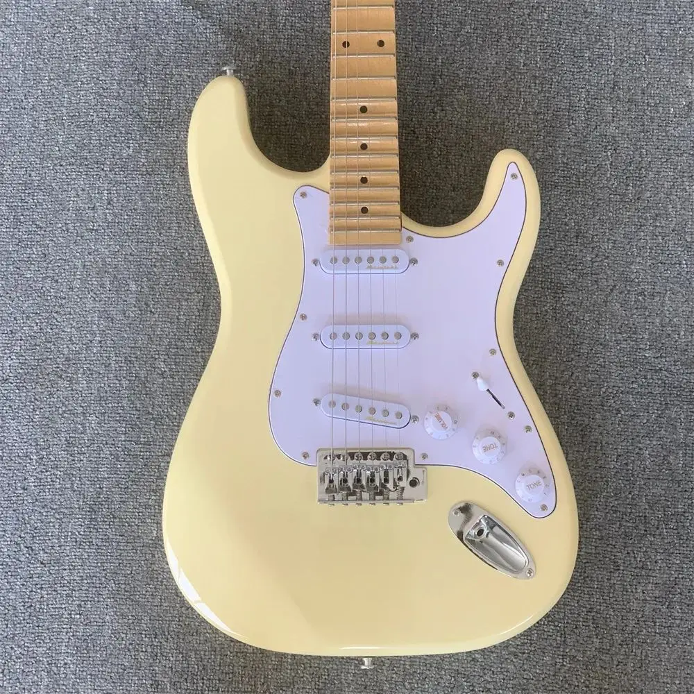 

ST Double Shake guitar cream-colored fluted maple fingerboard available on request guitars guitarra