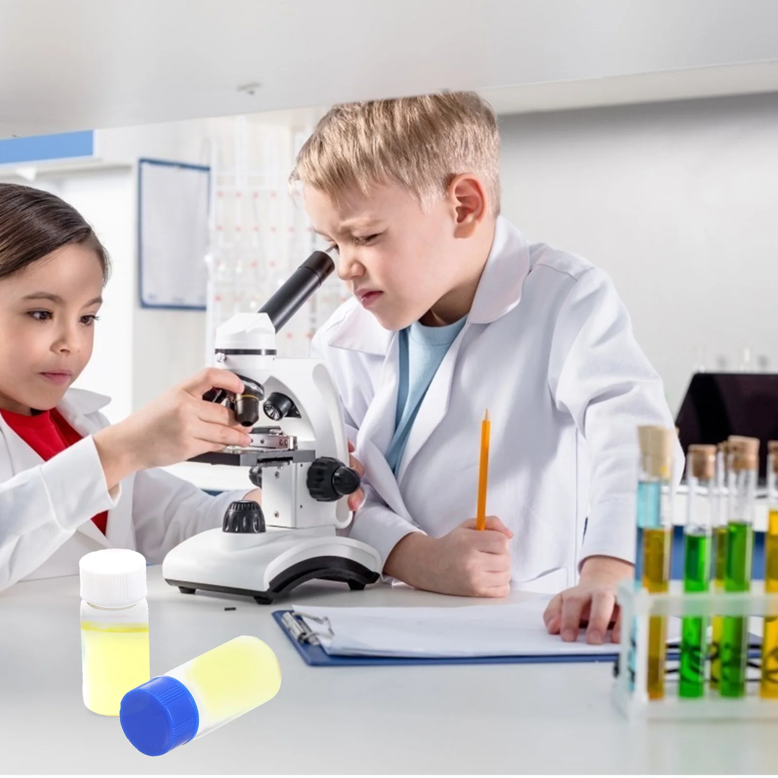 

20Pcs Reagent Bottles 5ml High Quality Glass Leakproof Seal for Labs Schools Hospitals Cylinder Reagent Bottles