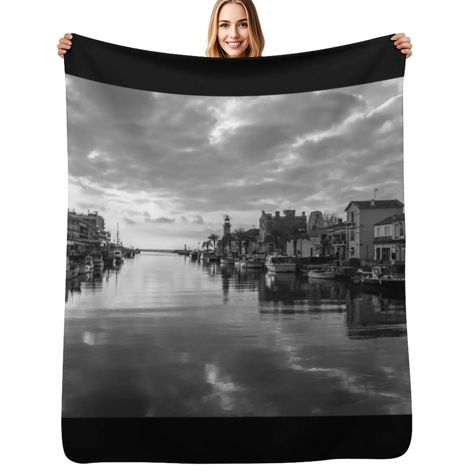 Port of Grau du Roi France Throw Blanket For Decorative Sofa Sofa Quilt Polar manga for babies Decorative Beds Blankets