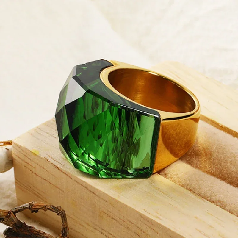 

Unique Green Crystal Rings for Girls Girlfriend Women Fashion Trendy Mens Stainless Steel Ring Jewelry Accessories Holiday Gifts