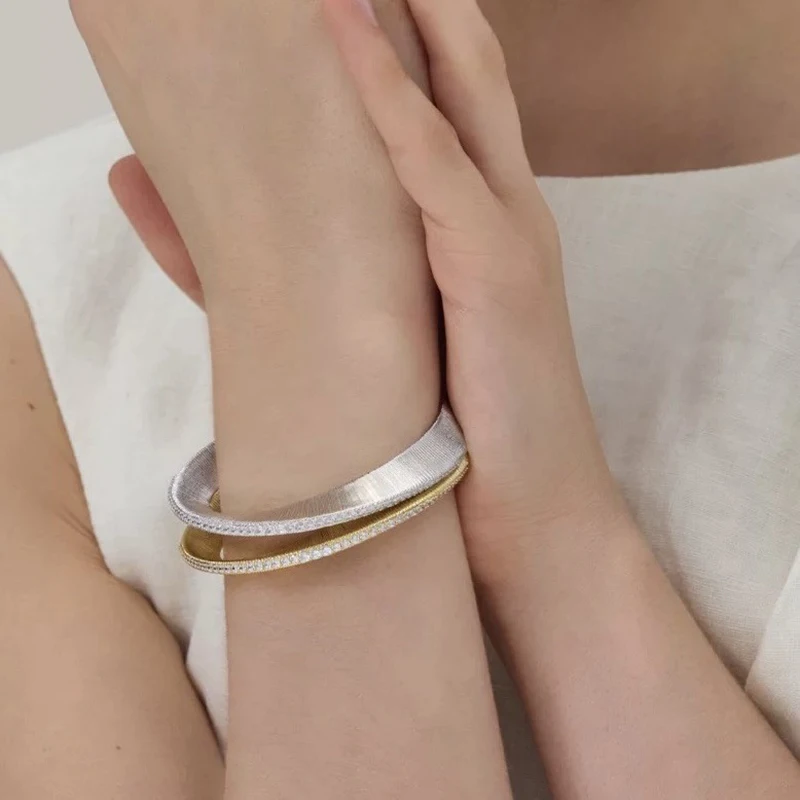 

Elegant Simple New French Luxury Vintage Shiny Zircon Striped Bracelet Super Sparkling Open Cuff for Women