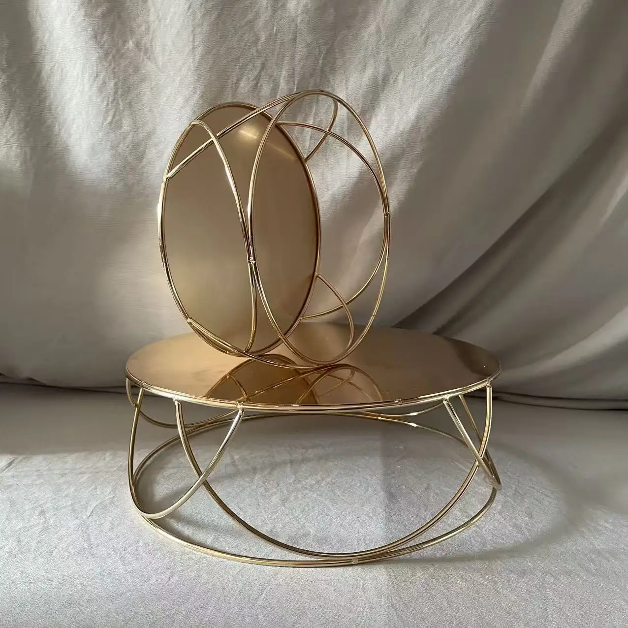 2Pcs Set Gold Metal Cake Stand Wedding Cake Riser Hollow Geometric Cupcake Display Rack Birthday Party Dessert Table Decor