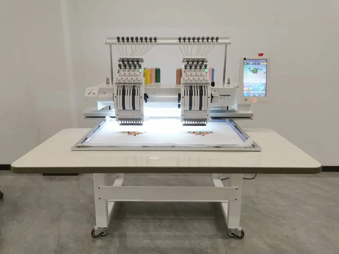 Yeshi New Custom Colors And Logos 9/12/15 Needles 2 Heads Computerized Embroidery Machine