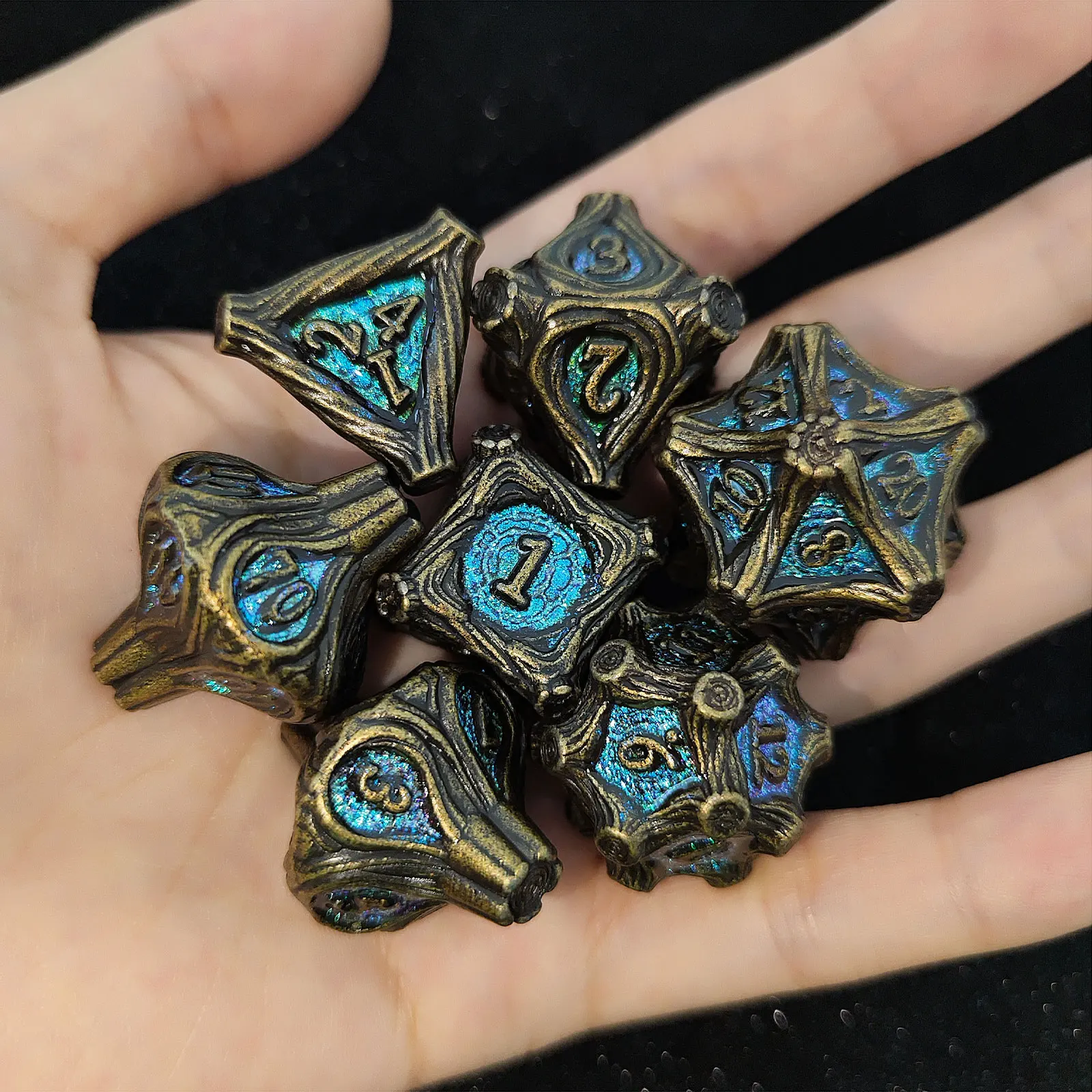 مجموعة نرد معدنية DND Dungeon and Dragon لألعاب الطاولة مجموعة RPG مكونة من 7 قطع مع تصميم فريد من نوعه D20 لعب الأدوار