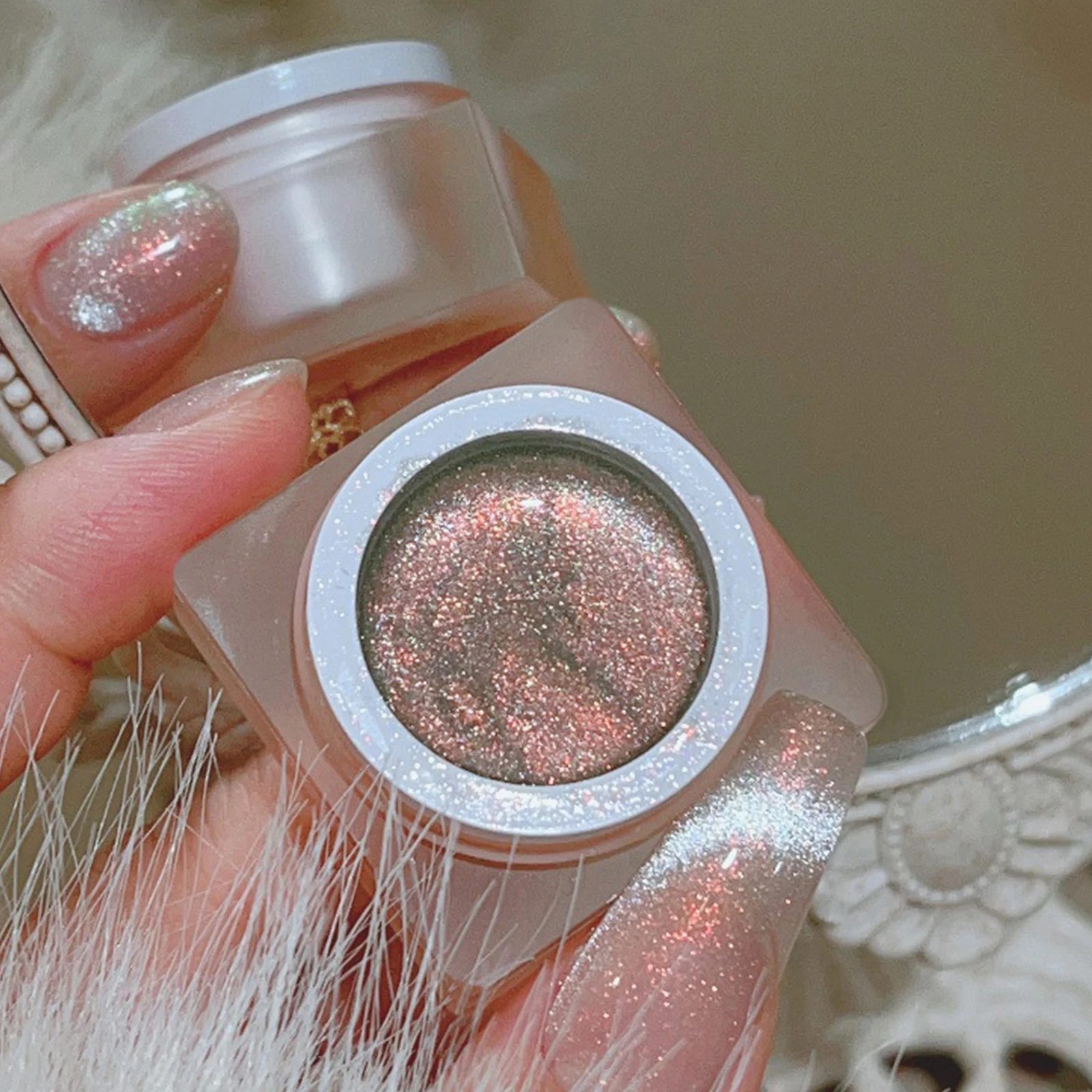 1 Bottle Reflective Glitter Gel Nai Polish Semi-transparent Holographic Laser Nails Art Decoration Varnish Manicure Supplies