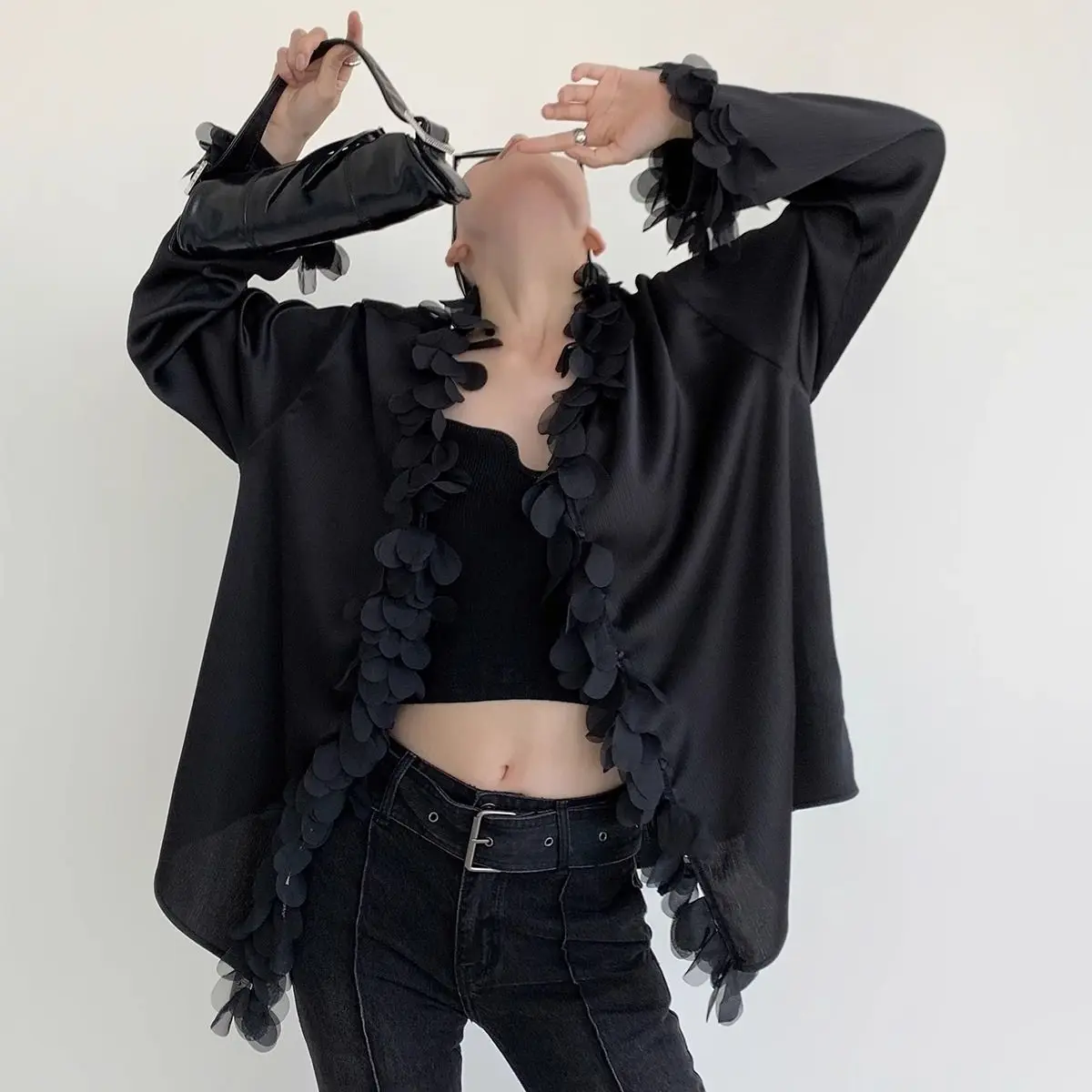 French Temperament High-End Lace V-Neck Shirt Women Spring Summer New Niche Design Loose Draped Long-Sleeved Top