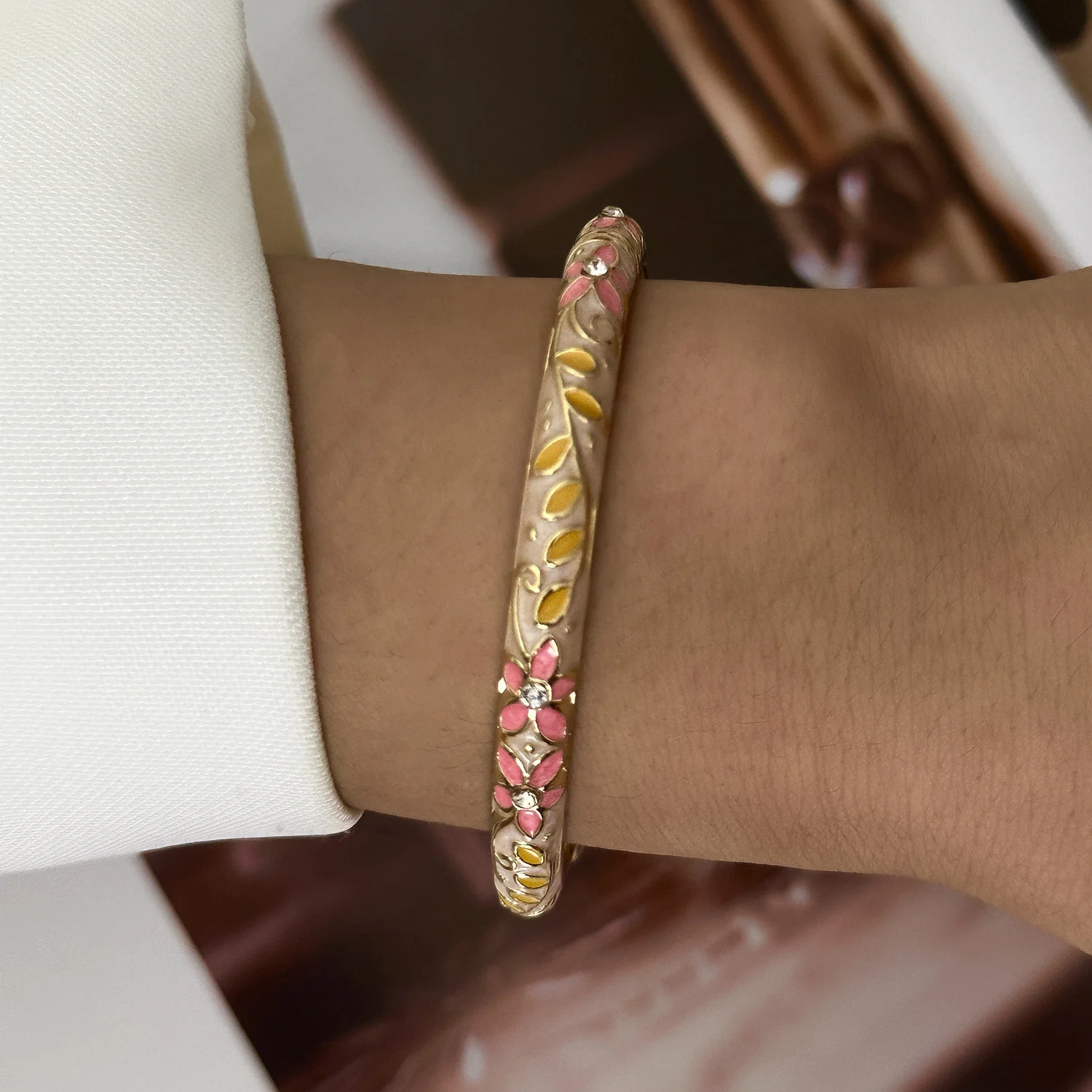 Boho Ethno-Stil Cloisonné Emaille Blumenarmbänder für Frauen Mehrfarbiges Blumenmuster Stapelbare Armreifen Böhmischer Armschmuck – Detail 7