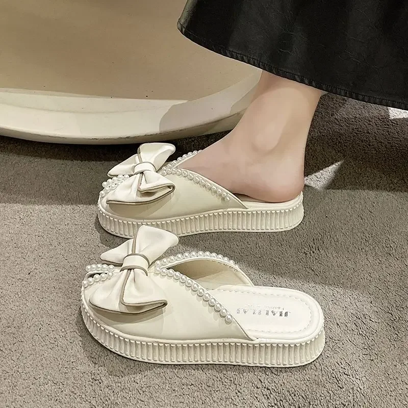 Mules de interior con punta redonda para mujer, sandalias de Casa amarillas con perlas Kawaii, zapatos gruesos con lazo