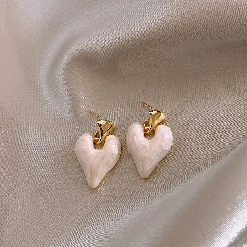 Simple Heart White Black Color Enamel Drop Earring for Women New Brincos Everyday Gift Wedding Temperament Party Jewelry