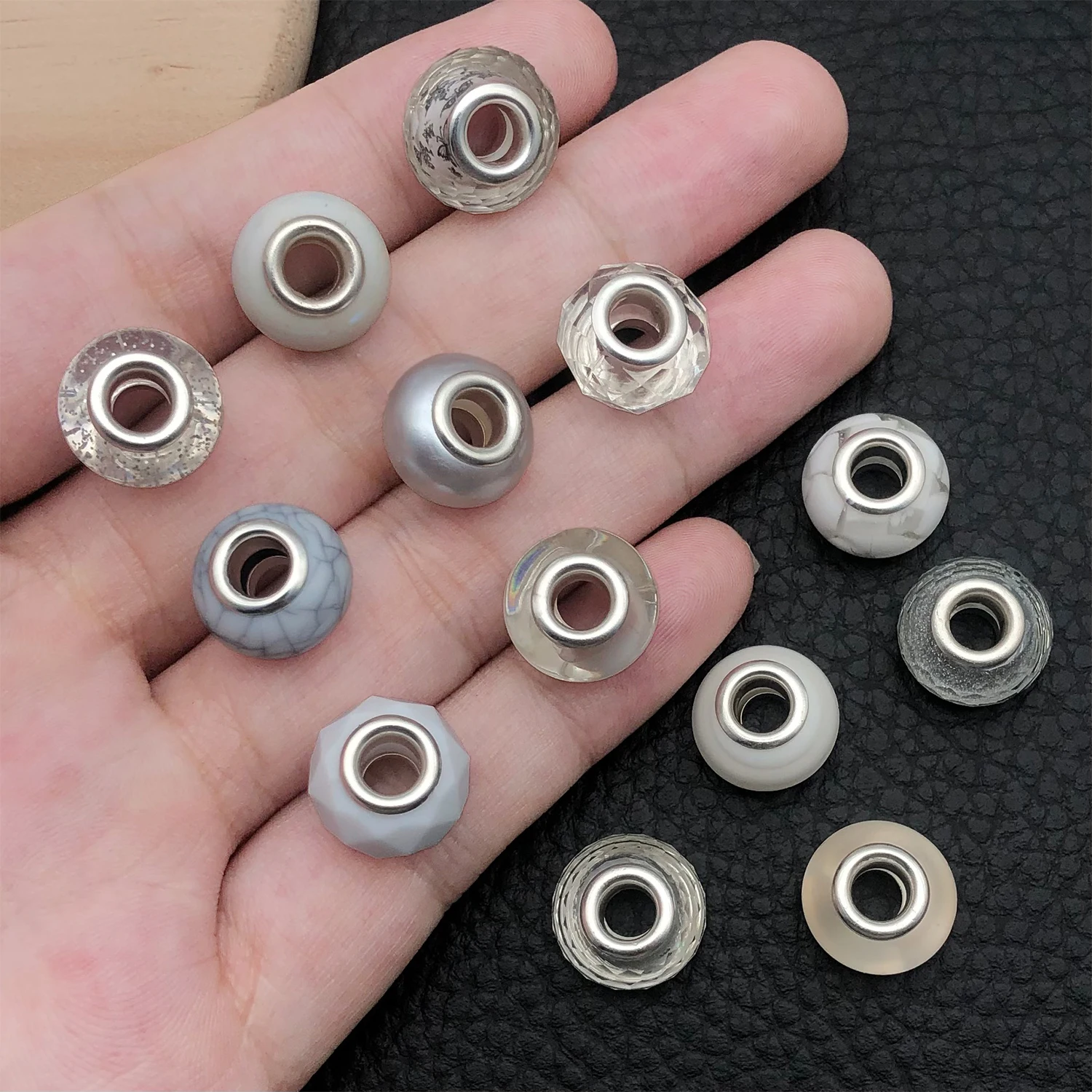 Juego de 20 piezas de cuentas de resina blanca con agujeros grandes, perfecto para joyería hecha a mano como collares, pulseras y pendientes"