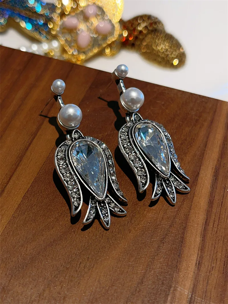 Women Tulip Flower Necklace Exaggerated Retro Power Earrings Set 2024