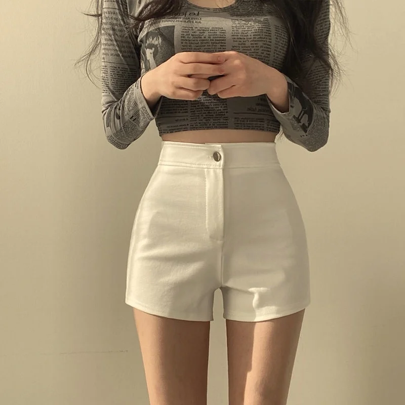 Pantalones cortos Elegancia francesa para mujer, cintura alta, adorno de encaje, botón de perla, dobladillo con volantes, Tweed suave, romántico, elegante, Color crema, detalle refinado