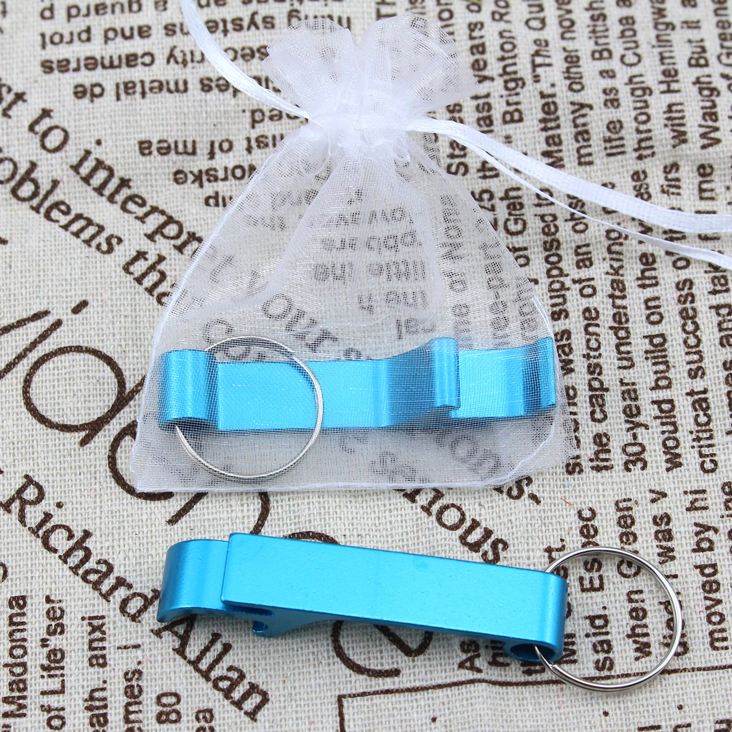 20/50/100/200 stuks flesopener sleutelhangers bruiloft privé cadeau aangepast logo, voor gast draagbare bieropeners feest verjaardagsgunsten - afbeelding 1
